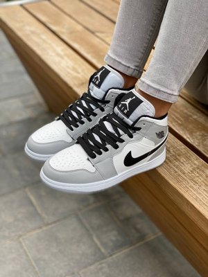 Кроссовки Nike Air Jordan 1 Retro Smoke Grey Fur серые с белым на меху (37-45) 3025 фото