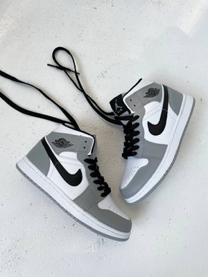 Кроссовки Nike Air Jordan 1 Retro Smoke Grey серые с белым (36-41) 3007 фото