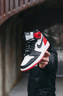 Кроссовки Nike Air Jordan 1 Retro Red Black White Fur красные с чёрно-белым на меху (37-45) 3015 фото