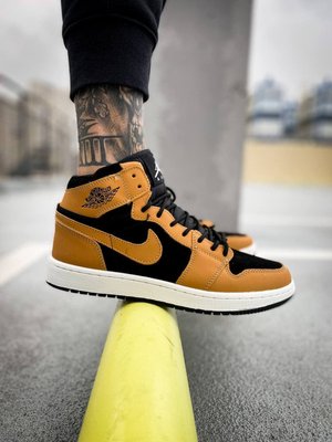 Мужские кроссовки Nike Air Jordan 1 Retro OG Pollen жёлтые с чёрным (41-46) 3117 фото