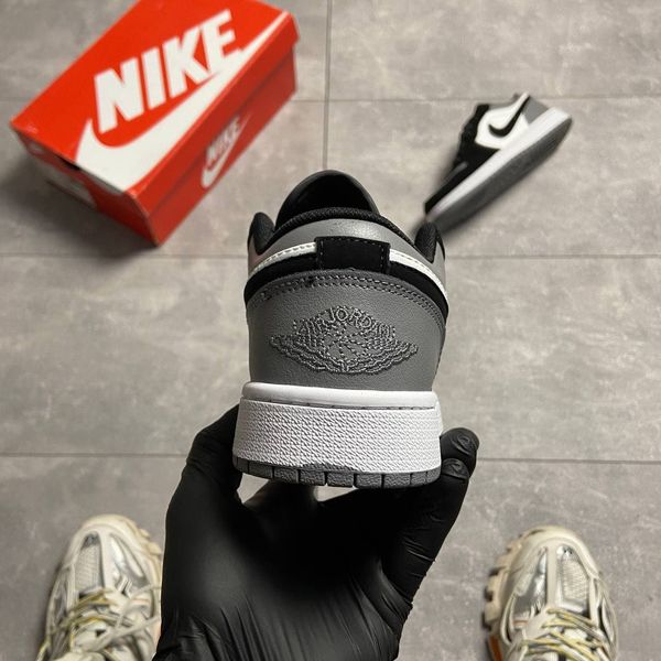 Мужские кроссовки Nike Air Jordan 1 Retro Low темно-серые с чёрно-белым низкие (41-45) 2920 фото